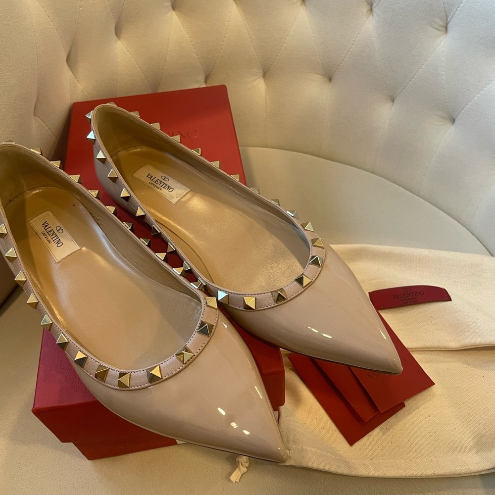 Valentino Women's Beige Rockstud Flats